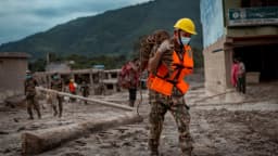 Hallan canadiense mientras continúa búsqueda de desaparecidos en inundaciones de Nepal: ministro AA. EE.
