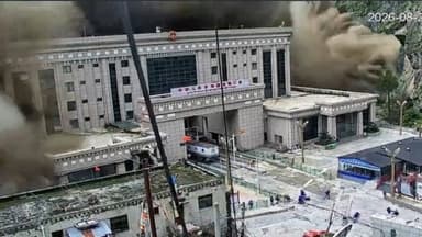 China restringe la información sobre el alud en el Tíbet mientras familias buscan a sus seres queridos
