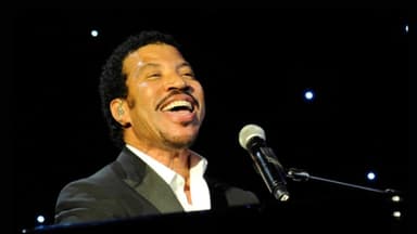 Hospitalizan a Lionel Richie tras concierto en St. Louis