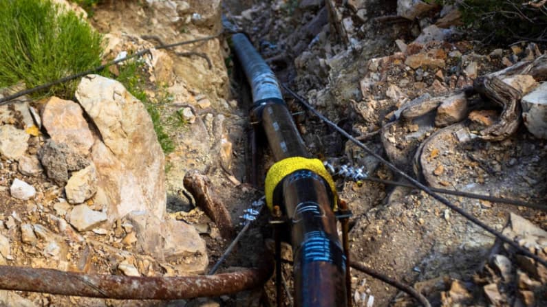 Una inundación repentina causa daños importantes en la tubería de agua esencial del Gran Cañón