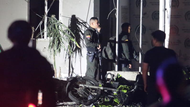 Ataque terrorista contra un puesto policial en Colombia deja 1 muerto y 11 heridos