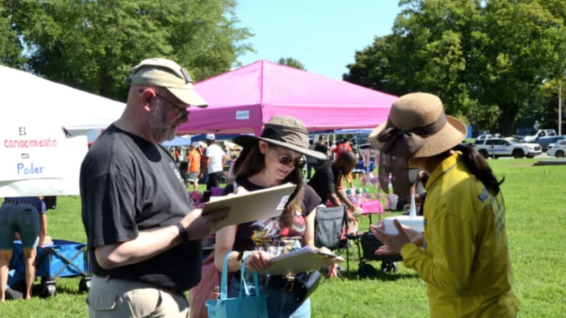 Asistentes a festival en Delaware expresan su indignación por la extracción forzada de órganos en China