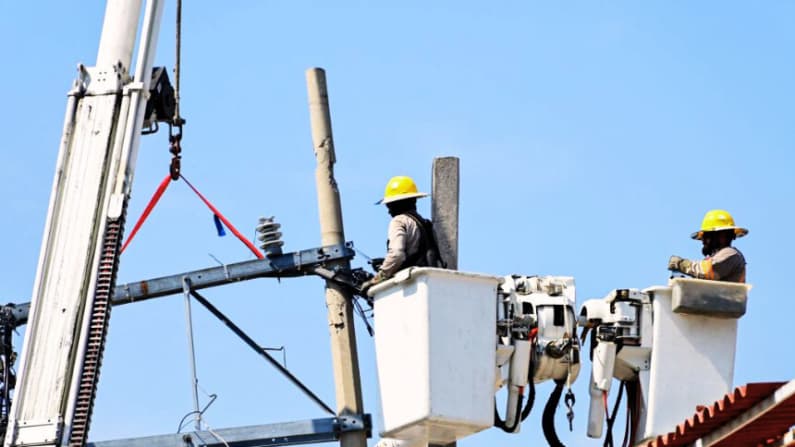 Una avería en la red de alta tensión interrumpe el servicio eléctrico en tres estados