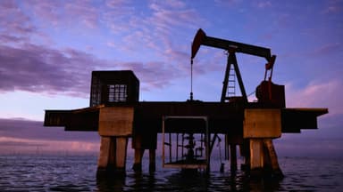Acuerdo petrolero entre EE. UU. y Venezuela no frenará transición democrática, dice funcionario