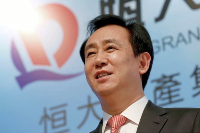 Hui Ka Yan, presidente de Evergrande Real Estate Group Ltd., asiste a una conferencia de prensa sobre los resultados anuales en Hong Kong el 29 de marzo de 2016. (Bobby Yip/Reuters).