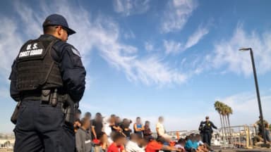La Guardia Costera de Estados Unidos rescata a 37 inmigrantes ilegales