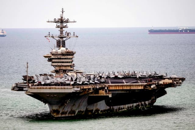 El USS Abraham Lincoln llega al puerto de Laem Chabang, Tailandia, el 2 de septiembre de 2026. (Foto de Sakchai Lalit/AP).