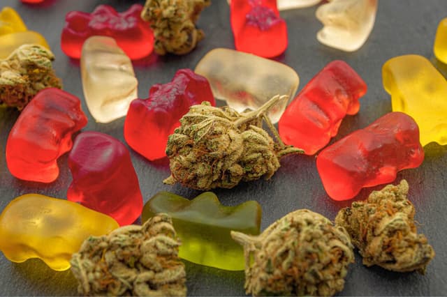 Gominolas de marihuana, en una foto de archivo. (Victor Moussa/Shutterstock).