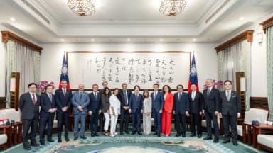 Delegación parlamentaria de Italia visita Taiwán durante conversaciones de la UE de semiconductores
