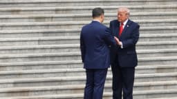 Trump dice que China es "relativamente inactiva" respecto a Irán, mientras Xi y Pezeshkian conversan