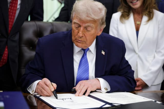 El presidente Donald Trump en el Despacho Oval de la Casa Blanca en Washington, el 10 de junio de 2026. (Alex Wong/Getty Images).