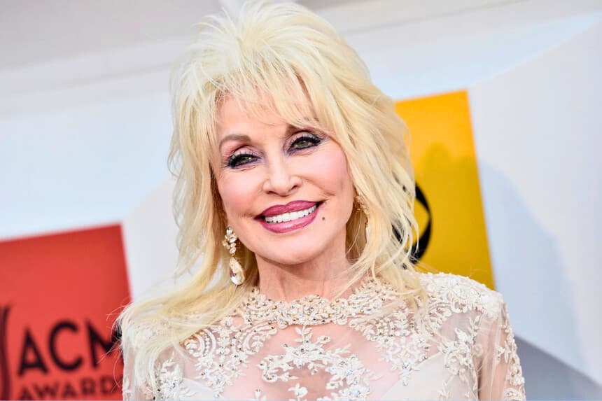 Dolly Parton asiste a la 51.ª edición de los Premios de la Academia de Música Country en el MGM Grand Garden Arena de Las Vegas, Nevada, el 3 de abril de 2016. (David Becker/Getty Images).