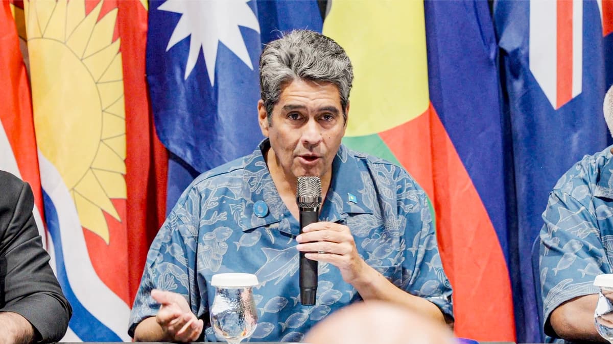 El presidente de Palau, Surangel Whipps Jr., habla en una conferencia de prensa en Koror, Palau, el 3 de septiembre de 2026. (Paulio Shakespeare/The Epoch Times)