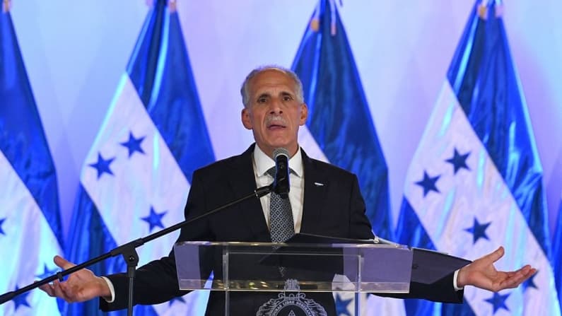 Honduras pide a EE. UU. prórroga para el retorno de 55,000 migrantes tras el fin del TPS