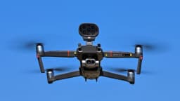 Entran en vigor aranceles del 100% para drones y sistemas chinos utilizados por agencias de EE. UU.