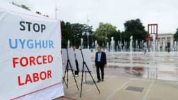 Legisladores presionan al DHS para hacer cumplir las leyes sobre importaciones y trabajo forzado