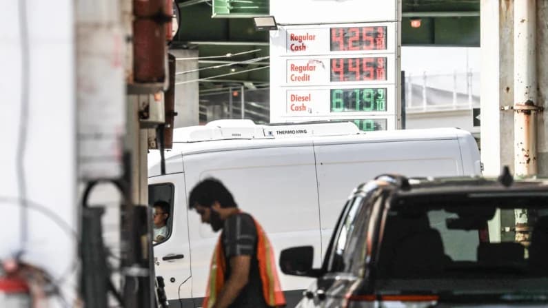 Precios de la gasolina en EE. UU. rozan máximo histórico en el Día del Trabajo