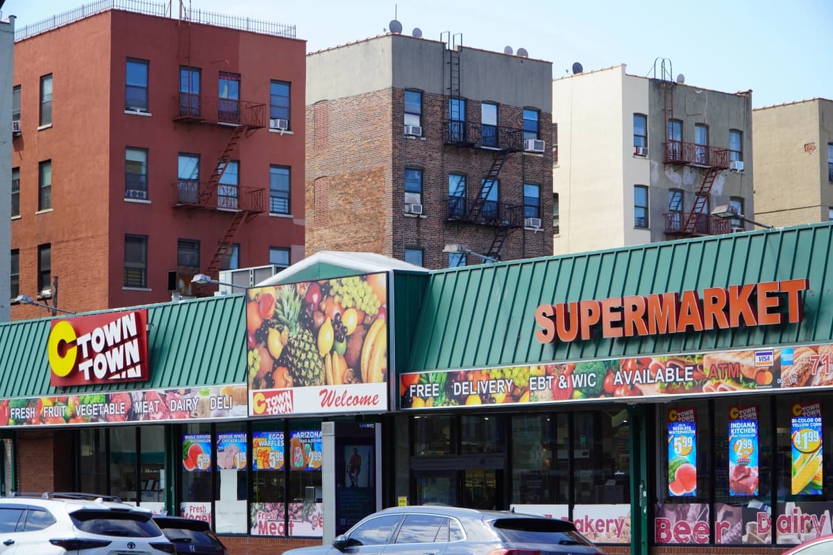 C-Town en Southern Ave, en el sur del Bronx, Nueva York, el 3 de septiembre de 2026. (Nicholas Zifcak/The Epoch Times)