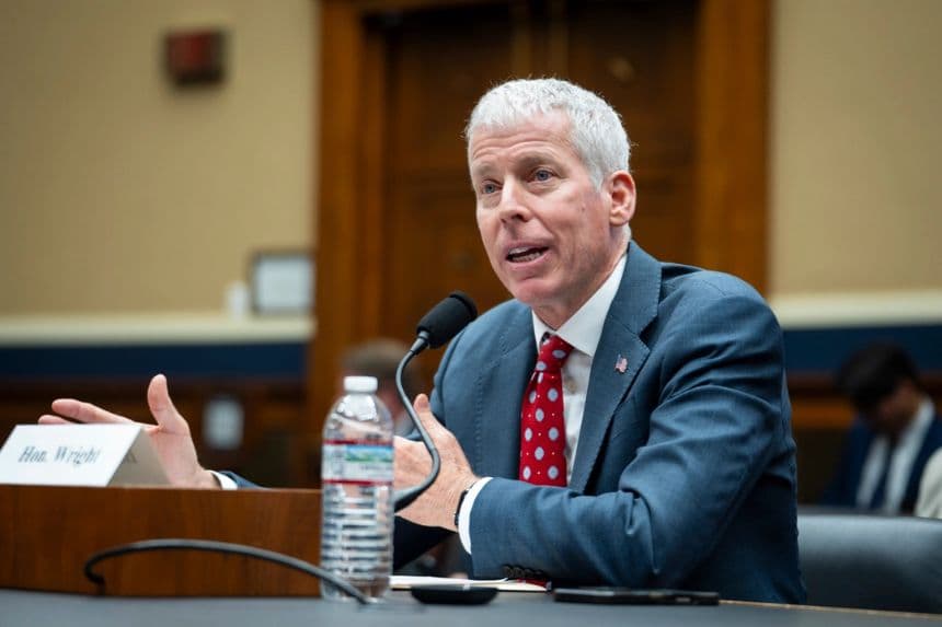 El secretario de Energía, Chris Wright, testifica en el Capitolio en Washington el 16 de abril de 2026. (Madalina Kilroy/The Epoch Times)