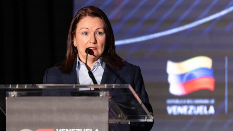 Venezuela mantiene "el control y la propiedad" del petróleo tras acuerdo con EE. UU. afirma ministra venezolana