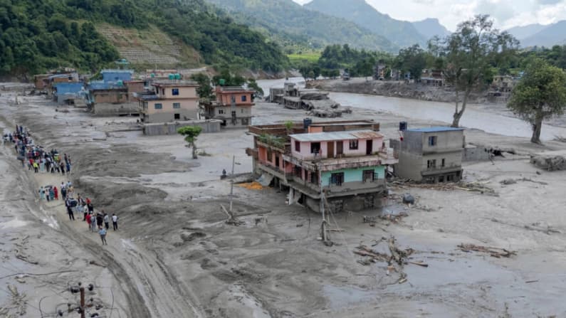 China prohíbe a rescatistas voluntarios en un intento por ocultar las muertes y fallas de las autoridades