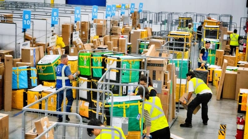 Cuatro mujeres acusan a Amazon de discriminación sistemática por embarazo