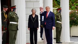 Trump llega a Dublín y aborda déficit comercial y la unificación de Irlanda
