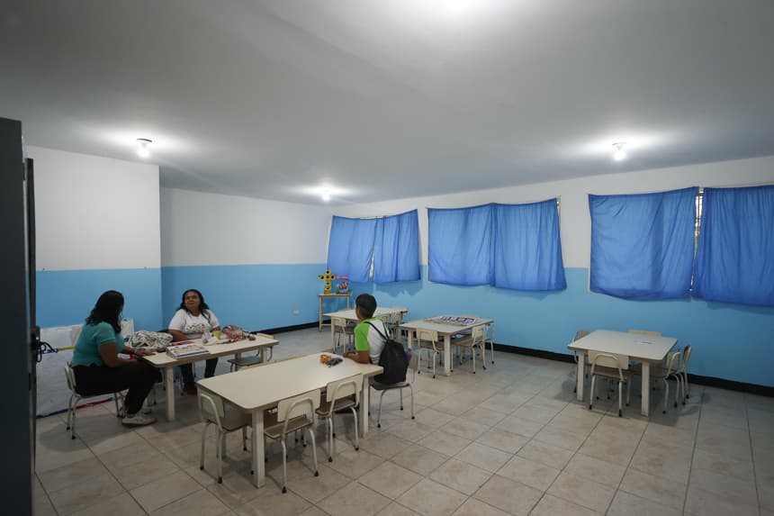 El inicio del año escolar registra poca asistencia en la zona venezolana afectada por sismos