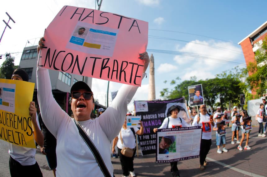 Familiares y amigos de personas desaparecidas participan en una marcha en Guadalajara, Jalisco, México. (Imagen de archivo. EFE/ Francisco Guasco)