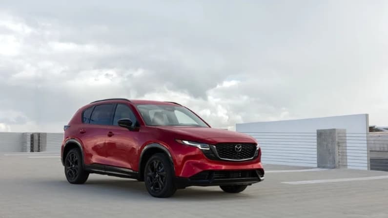 El modelo más vendido de Mazda recibe un rediseño total. Es el SUV compacto CX-5