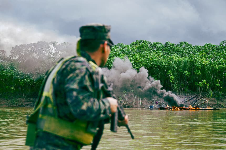 La lucha contra la minería ilegal cobra la vida de un militar en la Amazonía de Perú