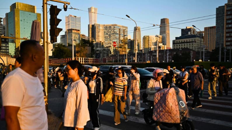 Economía china se desploma en agosto debido a la desaceleración del gasto de los consumidores