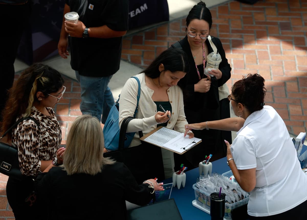 Carreras relacionadas con IA tienen peores condiciones laborales y salarios más bajos
