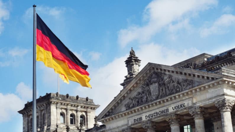 Oye, Alemania. Es legítimo limitar la inmigración
