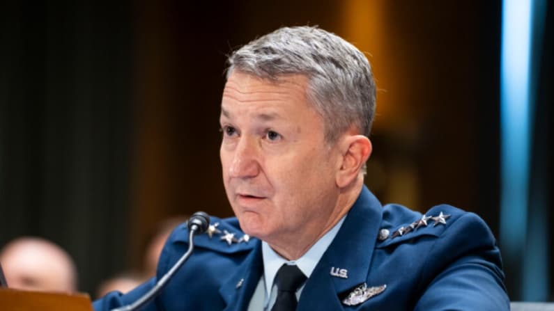 Alto mando militar prevé combates de tropas de EE. UU. cerca de la Luna