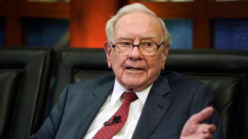 Warren Buffett deja el cargo de presidente de Berkshire Hathaway