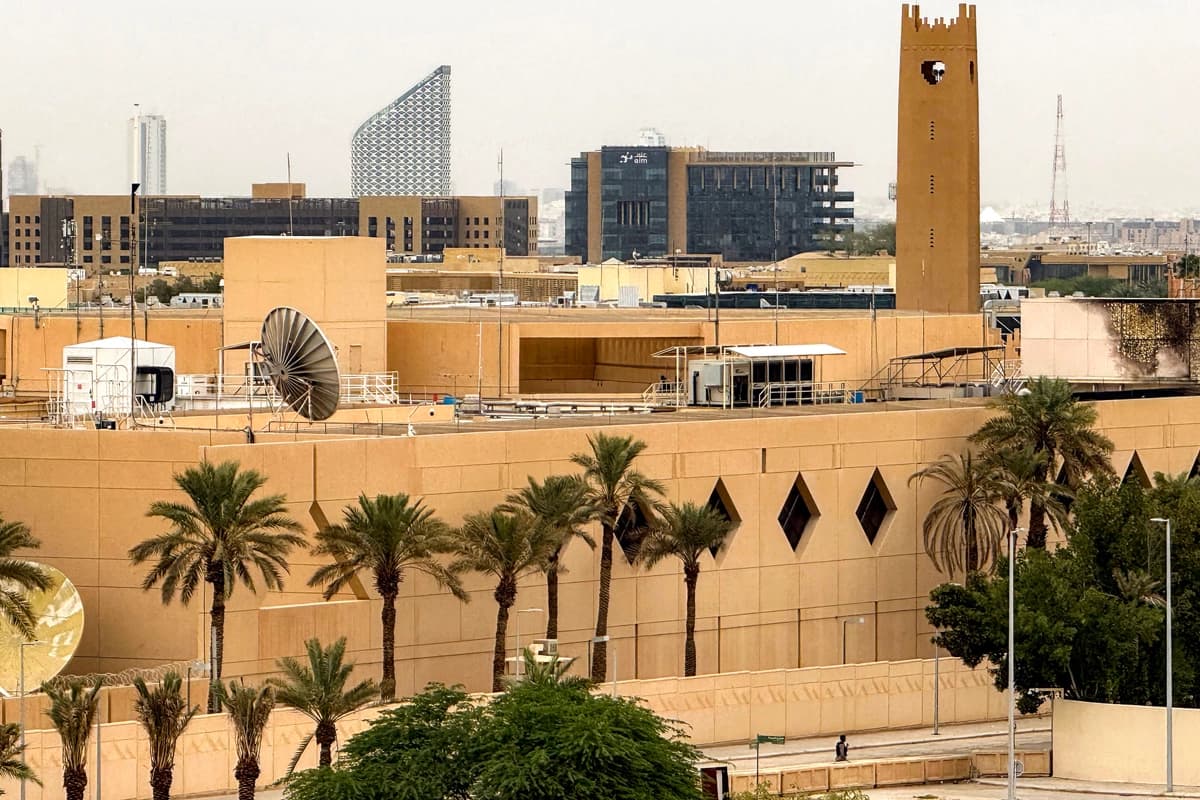 La sede de la embajada de EE. UU. en Riad, Arabia Saudita, el 3 de marzo de 2026. (AFP vía Getty Images)
