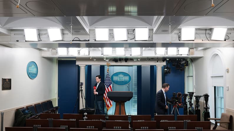 CNN, Politico y MS NOW demandan al gobierno tras ser vetados por Trump
