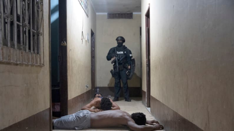 Ecuador detiene a ocho sospechosos de encubrir la fuga de un capo albanés