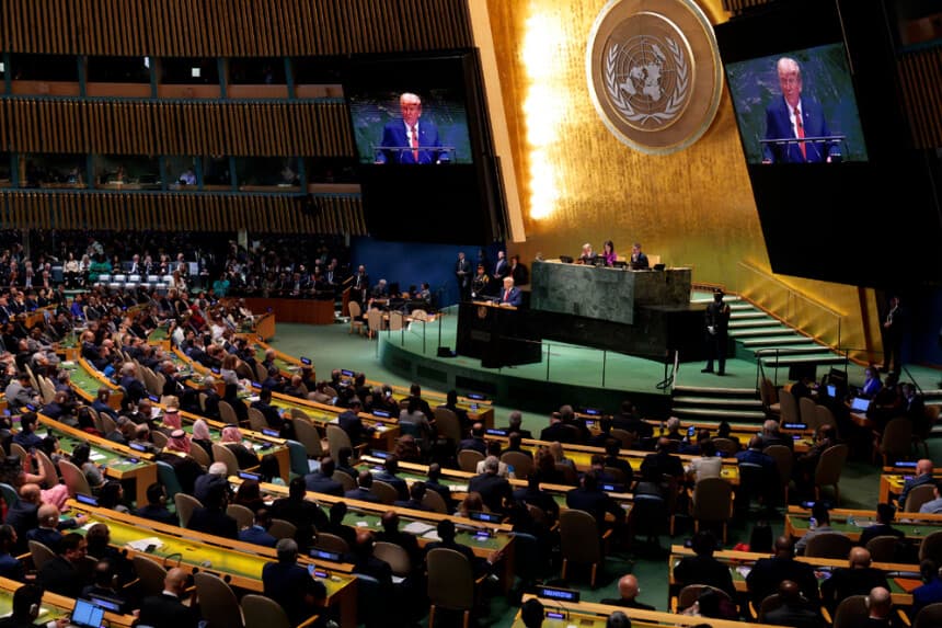 El presidente Donald Trump habla durante la 80.ª Asamblea General de la ONU en la sede de Naciones Unidas en Nueva York, el 23 de septiembre de 2025. (Chip Somodevilla/Getty Images).