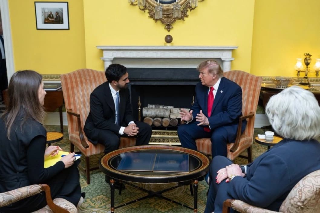 El alcalde de la ciudad de Nueva York, Zohran Mamdani (izquierda), se reúne con el presidente Donald Trump para tratar temas de vivienda asequible y costo de vida en Gracie Mansion el 21 de septiembre de 2026. (Oficina del Alcalde de la Ciudad de Nueva York)