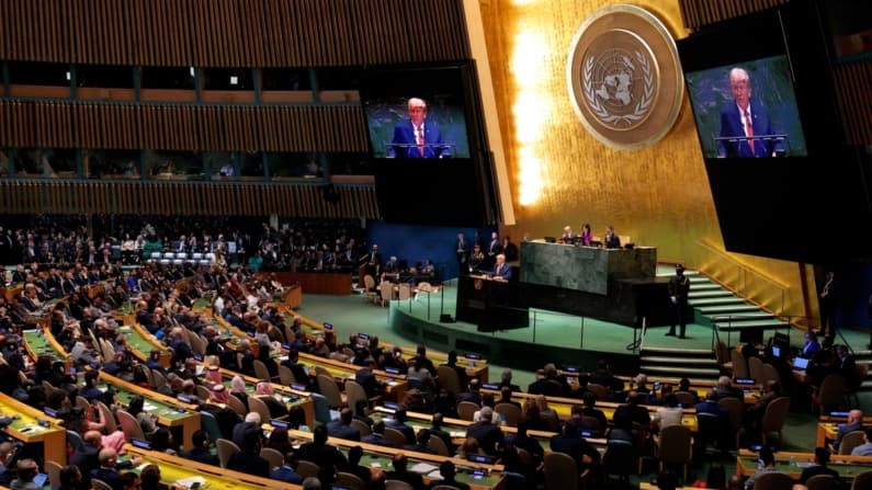Trump dice ante la ONU que Irán enfrenta dos opciones, un acuerdo o la aniquilación