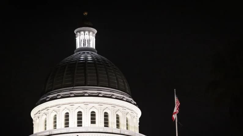 El ICE detiene a empleado de una legisladora demócrata de California