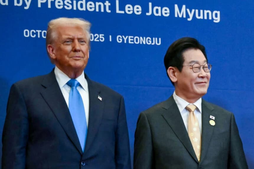 Donald Trump y Lee Jae-myung, en el hotel Hilton Gyeongju, en Gyeongju, Corea del Sur, el 29 de octubre de 2025. (Andrew Caballero-Reynolds/AFP vía Getty Images).
