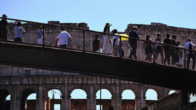 La muerte de un trabajador obliga a cerrar el Coliseo de Roma