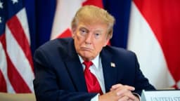 Trump dice que Canadá se está "autodestruyendo" con sus políticas de inmigración