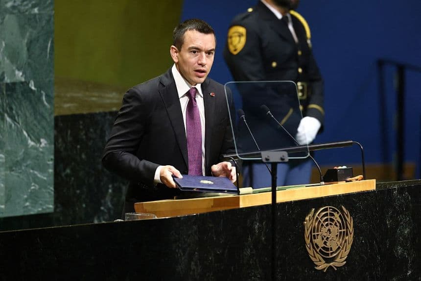 El presidente de Ecuador, Daniel Noboa, se dirige a la 81.ª Asamblea General de las Naciones Unidas en la sede de la ONU en Nueva York, el 23 de septiembre de 2026. (CHARLY TRIBALLEAU / AFP vía Getty Images)