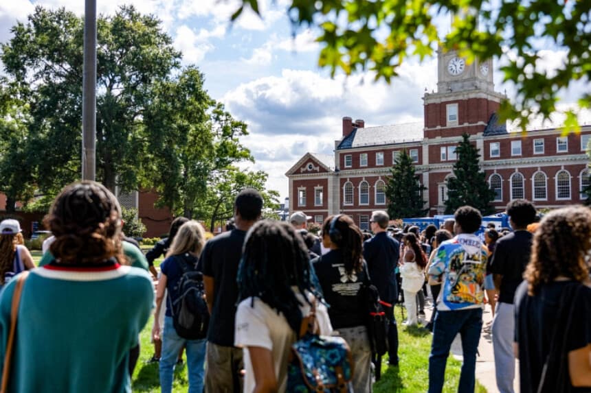 Estudiantes de la Universidad Howard en Washington, el 9 de septiembre de 2025. (Jim Watson/AFP vía Getty Images).