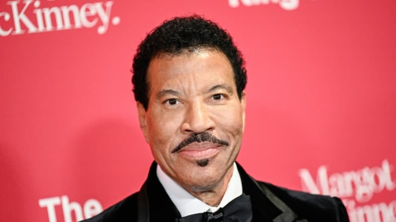 Lionel Richie se toma un descanso de los escenarios tras someterse a un procedimiento cardíaco