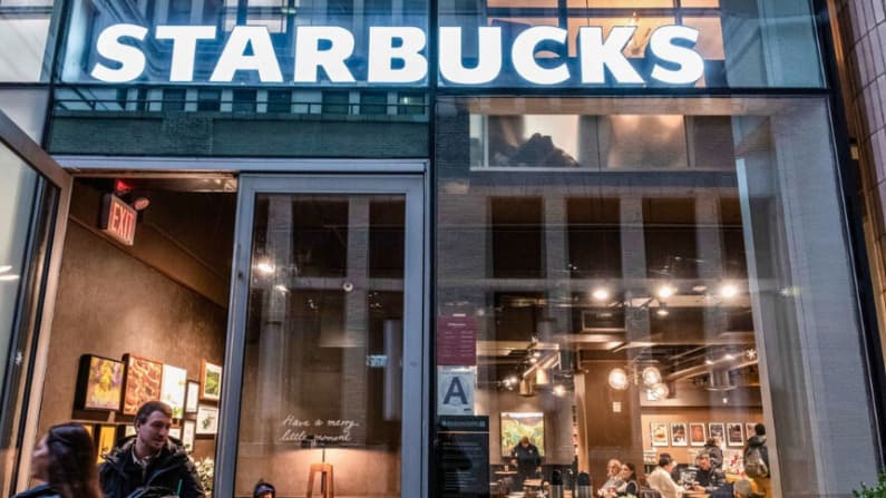 Starbucks cerrará 250 tiendas en México, EE. UU. y Canadá